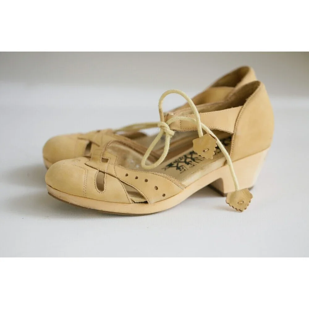 F- Troupe London Bran NEW Light Beige Nubuck Suede Lace up Clog Sandals 6.5